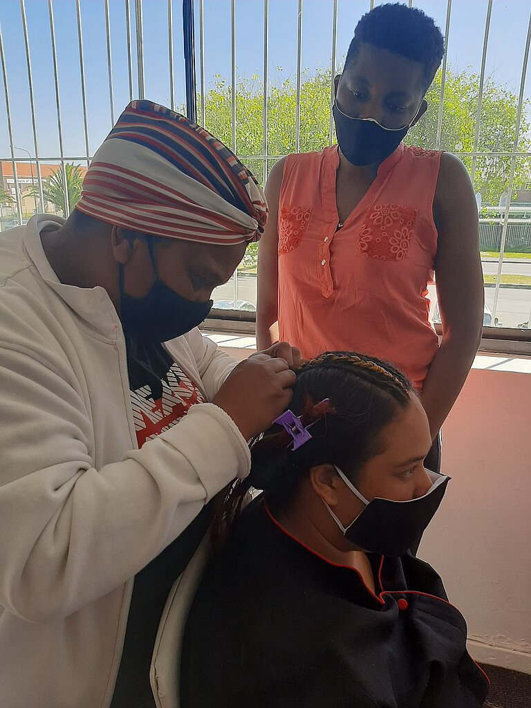 Hair-styling techniques in the frame of the youth skills development programme, DVV International South Africa