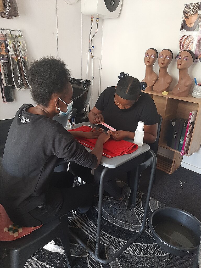 Manicure, polish and finishing in the frame of the youth skills development programme, DVV International South Africa